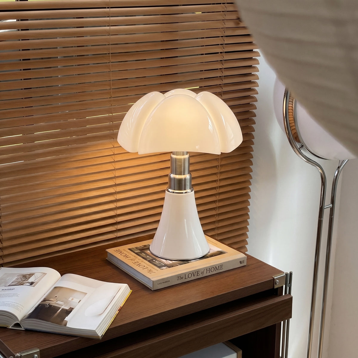 Mrbird pöytävalaisin